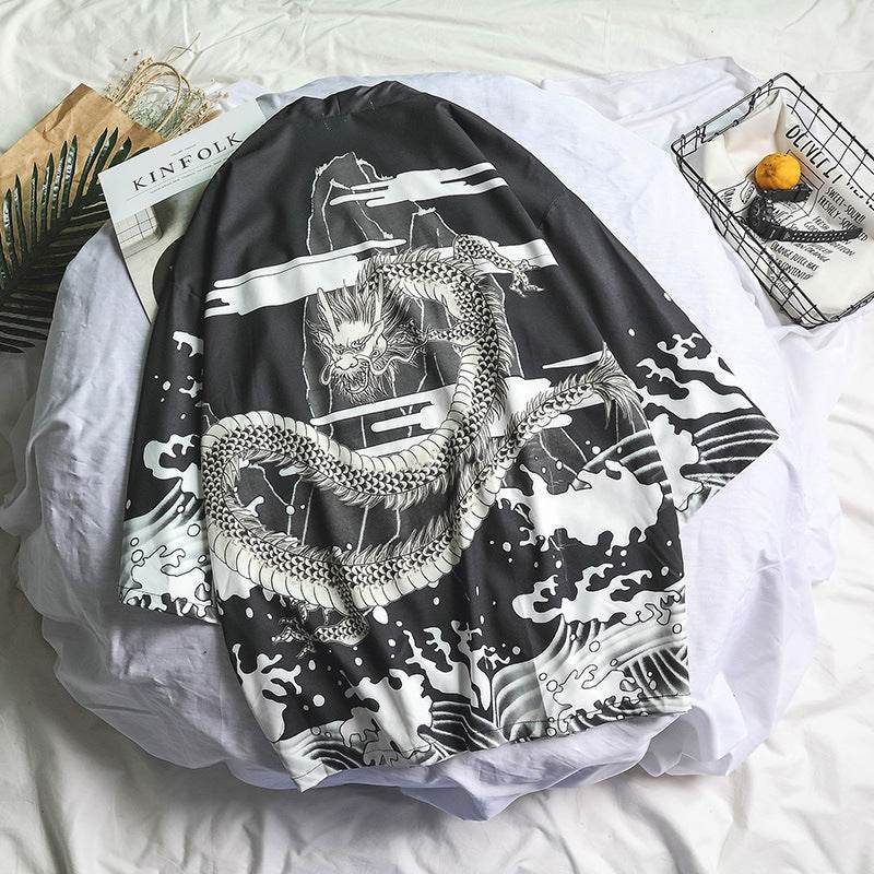 Chimono de femei cu imprimeu japonez. Kimono negru si alb cu dragon si valuri, material lejer pentru tinute casual