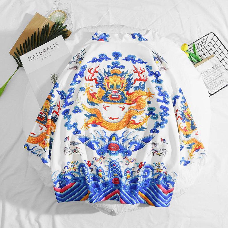 Chimono de femei cu imprimeu japonez, alb cu dragon multicolor si valuri albastre, croi lejer si maneci largi