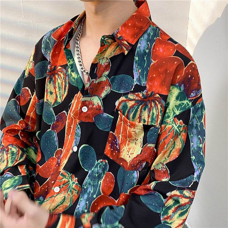 Cămăsi tie-dye diferite modele stil retro. Cămașă cu imprimeu cactus colorat pe fond negru, nasturi și buzunar