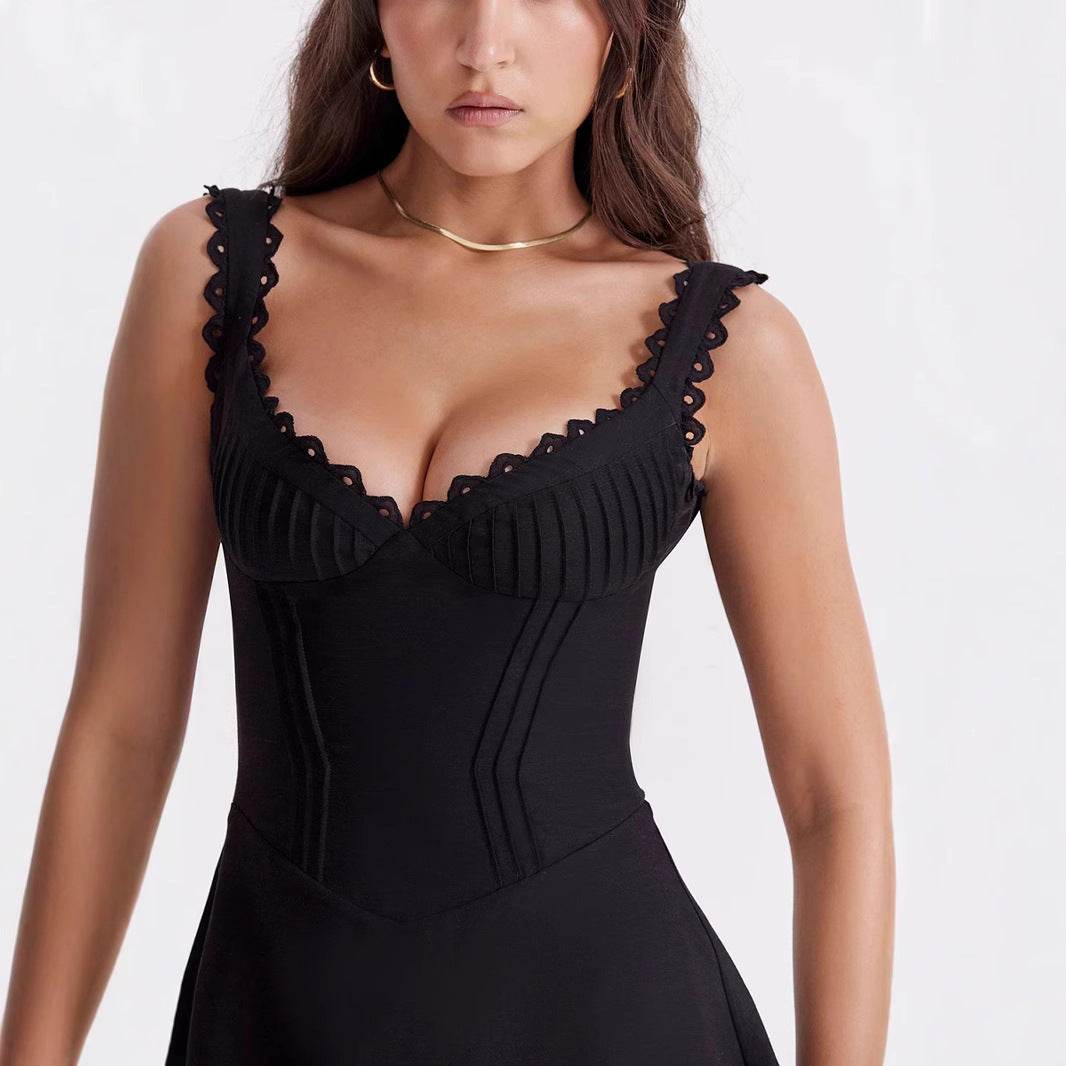 Rochie scurtă casual neagră AM Vision RO cu corset structurat, decolteu inima și bretele dantelate
