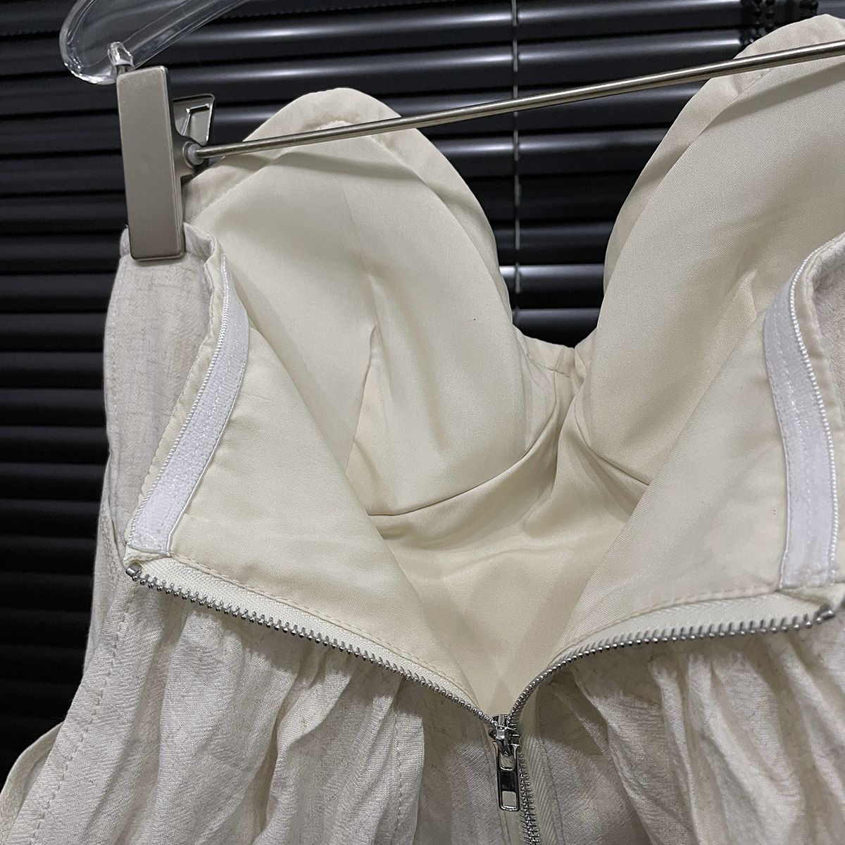 Bluză Cu Corset Și Umeri Goi