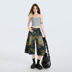 Model purtand Blugi largi cu print floral AM Vision RO croiala culotte talie medie tinuta casual de vara