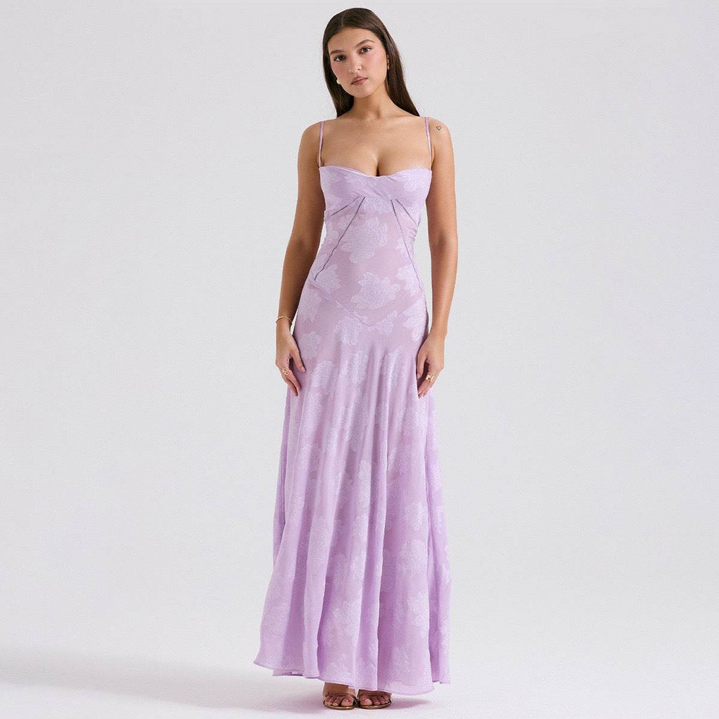Rochie lungă Eternal Grace lila cu bretele subțiri croi mulat fustă evazată cu imprimeu floral subtil