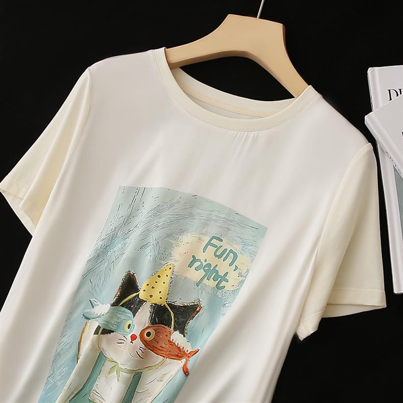 AM Vision RO Cat Comfort Tee featuring a playful cat illustration on a soft, light fabric