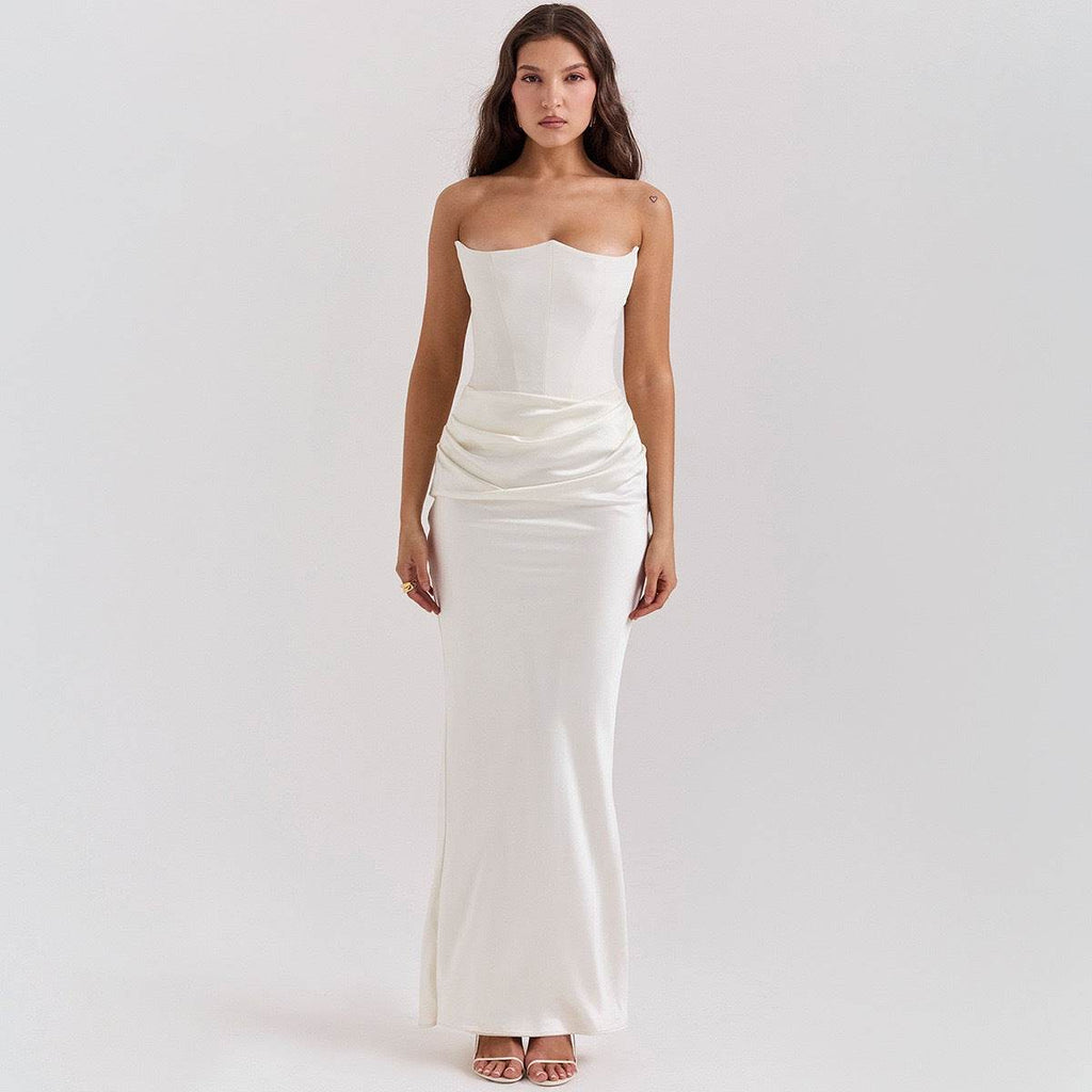 Rochie elegantă lungă cu umerii goi din satin ivoire, croială mulată și drapaj la talie, model AM Vision RO