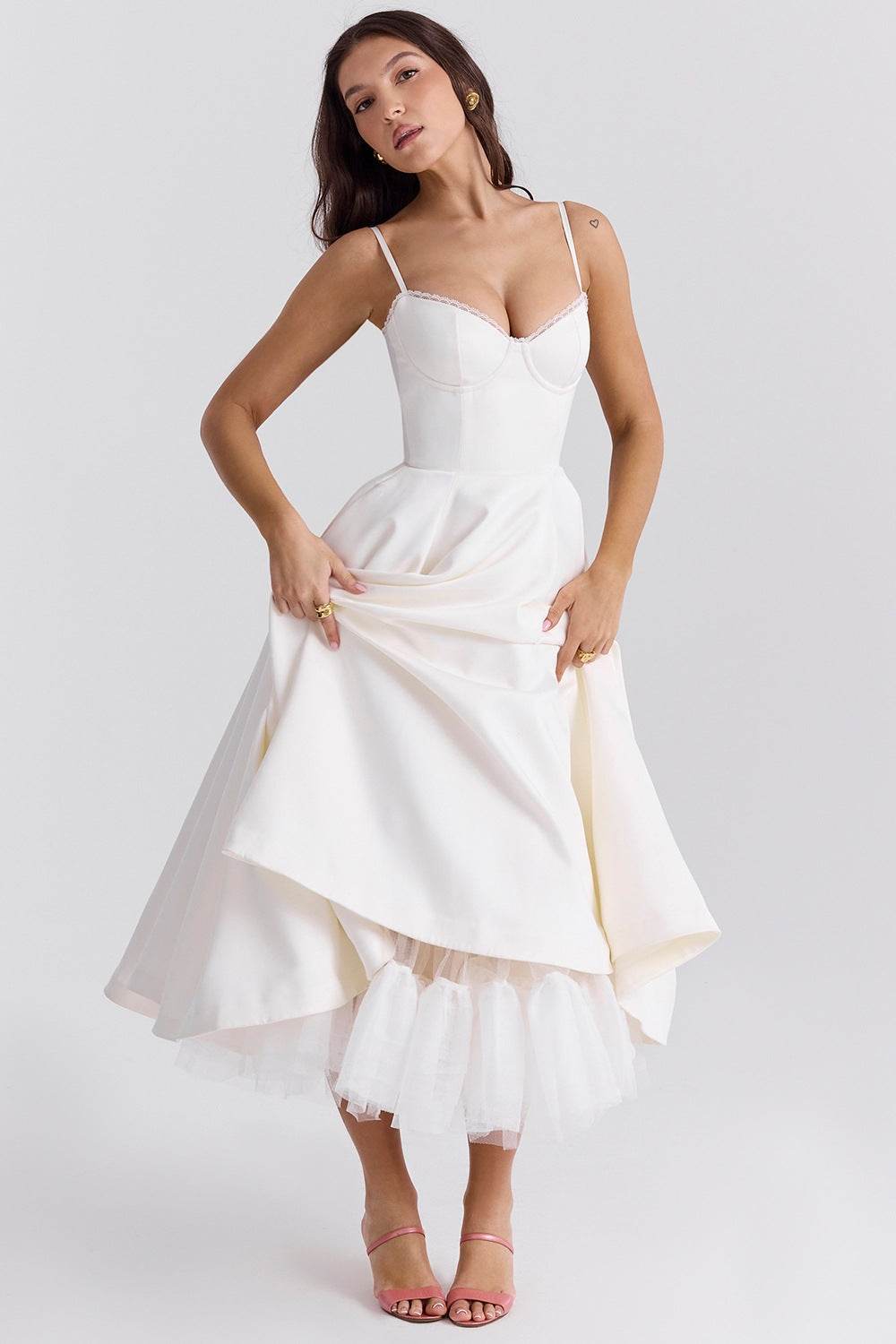 Rochie midi din satin cu imprimeu floral roz portocaliu, bretele subțiri, spate drept și fustă
