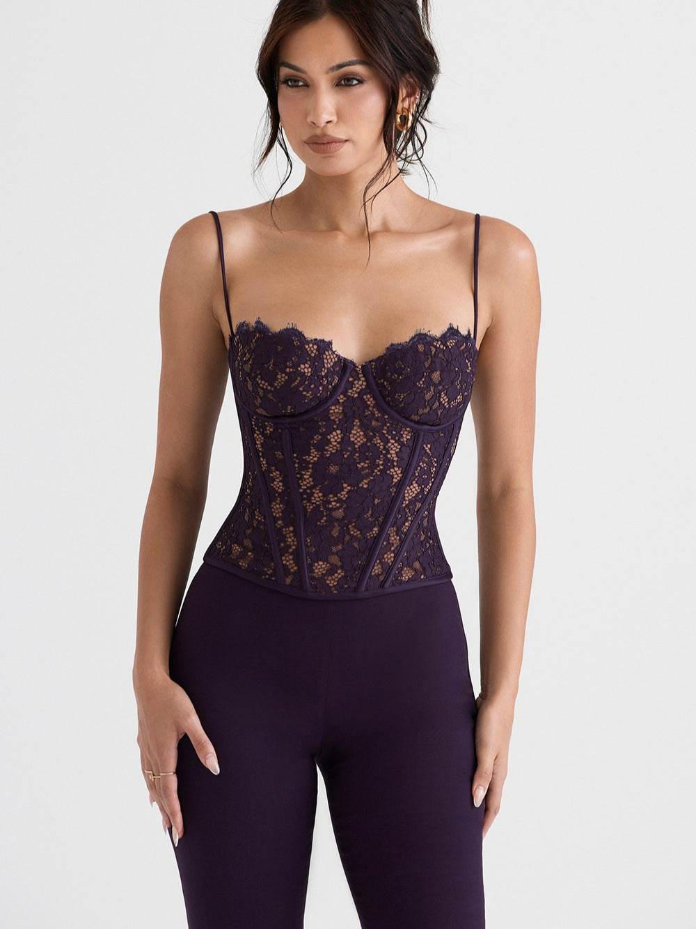 Corset din dantelă AM Vision RO mov cu bretele subtiri si cupe cu armatura, croiala fitted pentru tinute elegante