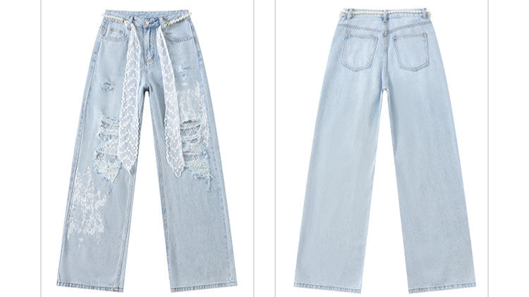 Pantaloni din denim cu dantelă și rupturi. Blugi largi, spălare deschisă, inserții de dantelă și rupturi frontale