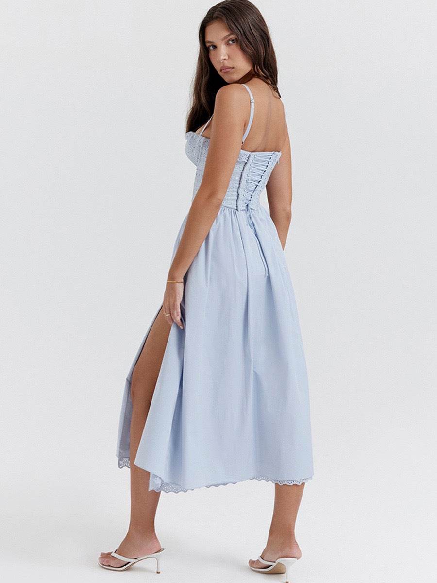 Rochie de vară lungă stil vintage bleu cu corset smock bretele subțiri slit lateral tiv dantelat model AM Vision RO