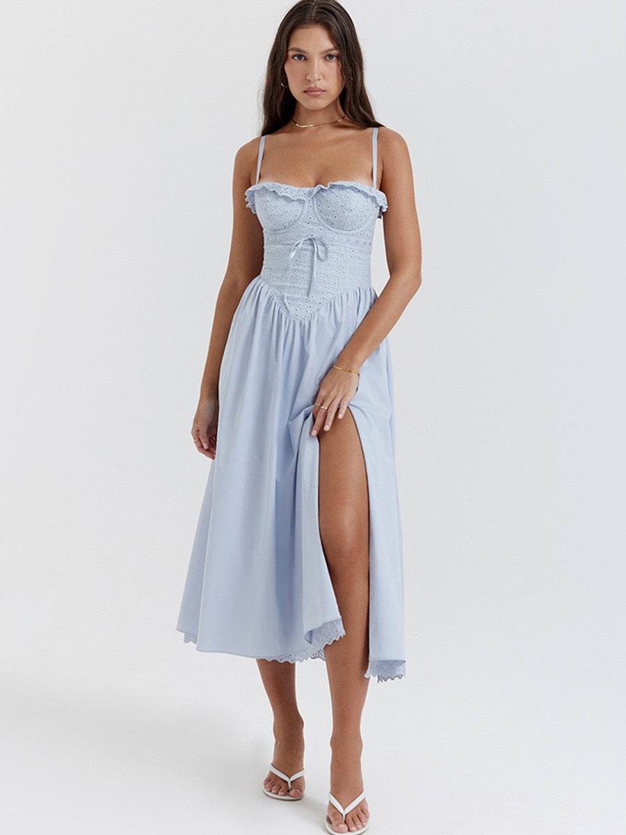 Rochie de vară lungă stil vintage bleu deschis cu corset elastic bretele subțiri și slit lateral