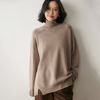 AM Vision RO Cashmere Turtleneck Sweater for Women in Soft Beige with Relaxed Fit