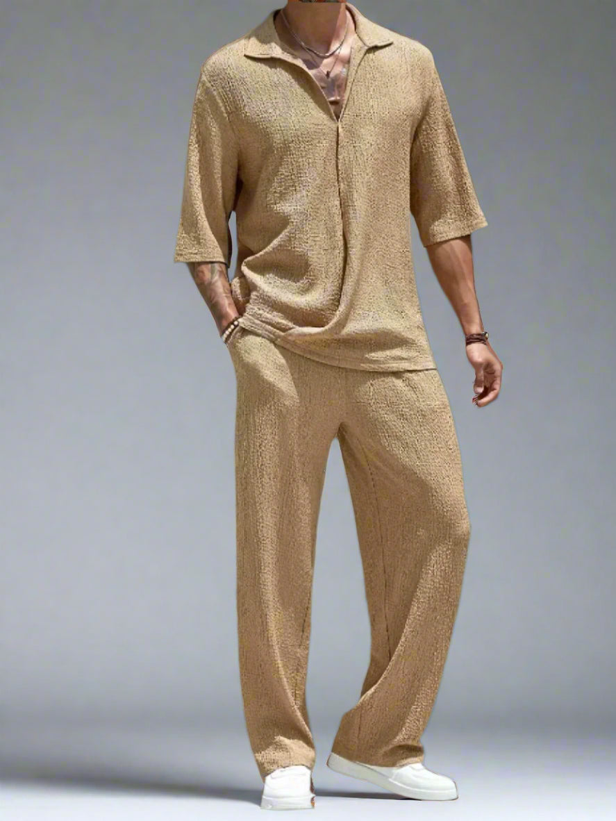 Compleu vară bărbați bej cu tricou cu mâneci trei sferturi și pantaloni largi confortabili
