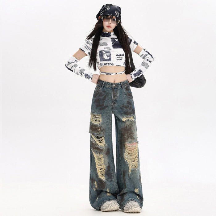 Destroyed Flared Jeans with a Distressed Look and Loose Fit for a Trendy Casual Outfit