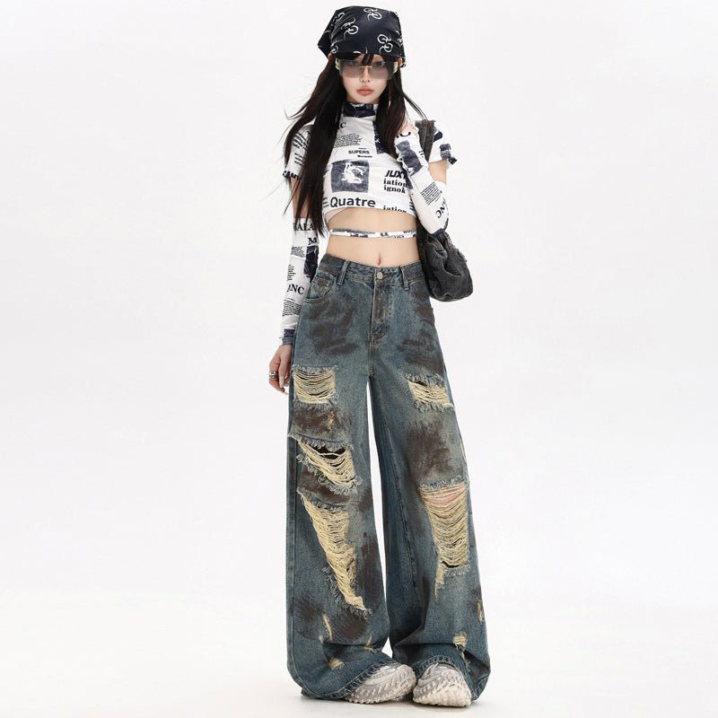 Destroyed Flared Jeans with a loose fit and distressed details for a trendy streetwear look