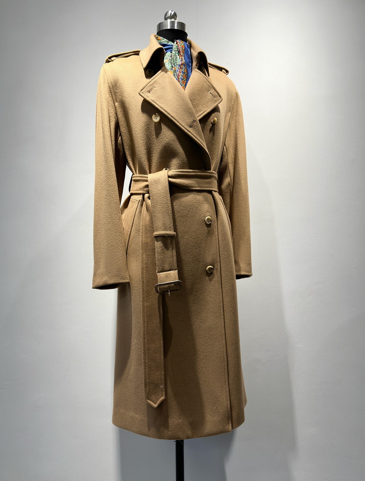 Elara Wool Coat Cashmere X Mulberry Silk in beige with double-breasted design and waist belt