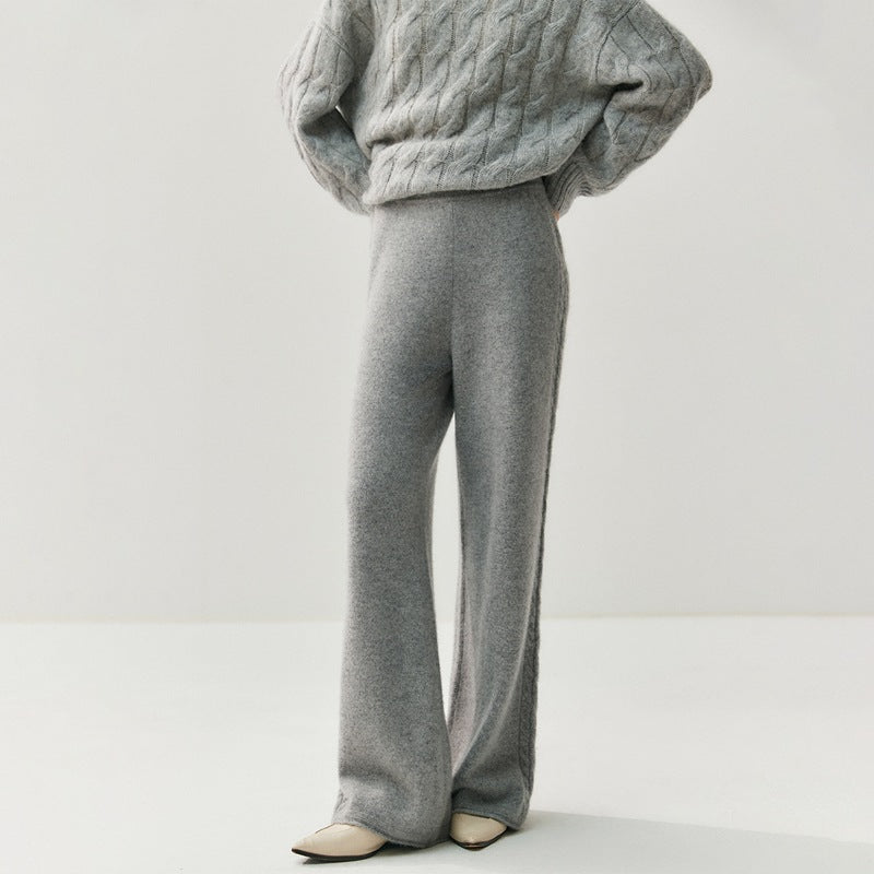 Elegant cashmere lounge pants in light gray, designed for comfort and style at home