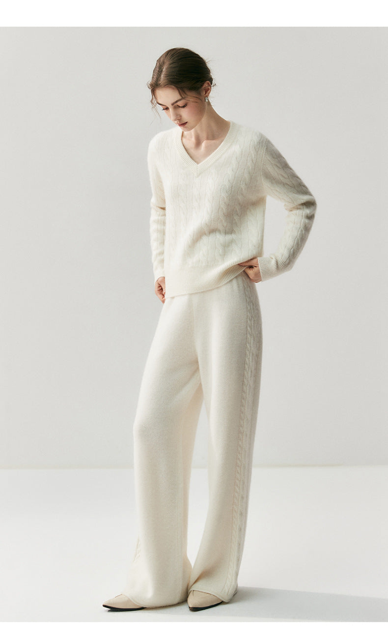 Elegant cashmere lounge pants in soft white with a wide-leg design for comfortable relaxation
