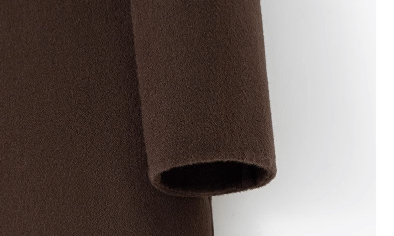 Elegant Wool And Cashmere Coat With Fitted Cut And Suit Collar in rich brown fabric