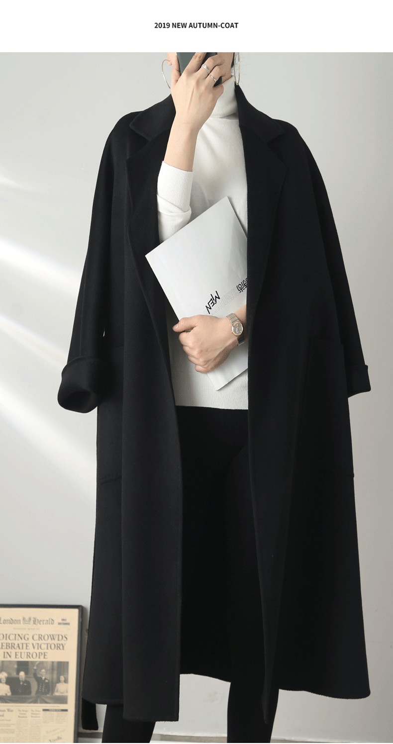 Eloane Elegant Ripple Wool Coat in Black with a Relaxed Fit and Versatile Silhouette