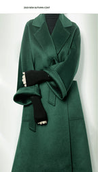 Eloane Elegant Ripple Wool Coat in Green with Stylish Design and Cozy Feel for Autumn Fashion