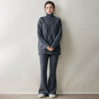 AM Vision RO Luxury cashmere sweater for women in grey with a relaxed fit and cable knit design
