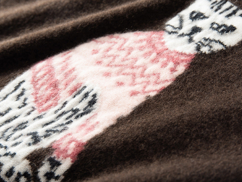 Maison Eline Essential Cashmere Jacquard Sweater Thickened Luxury with Timeless Animal Motif close-up detail