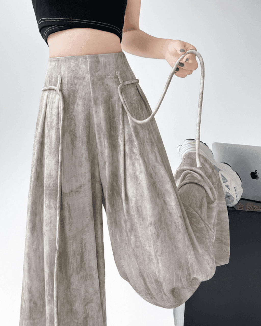 Pantaloni casual wide-leg de la AM Vision RO, model larg, din material moale și confortabil, nuanță gri deschis