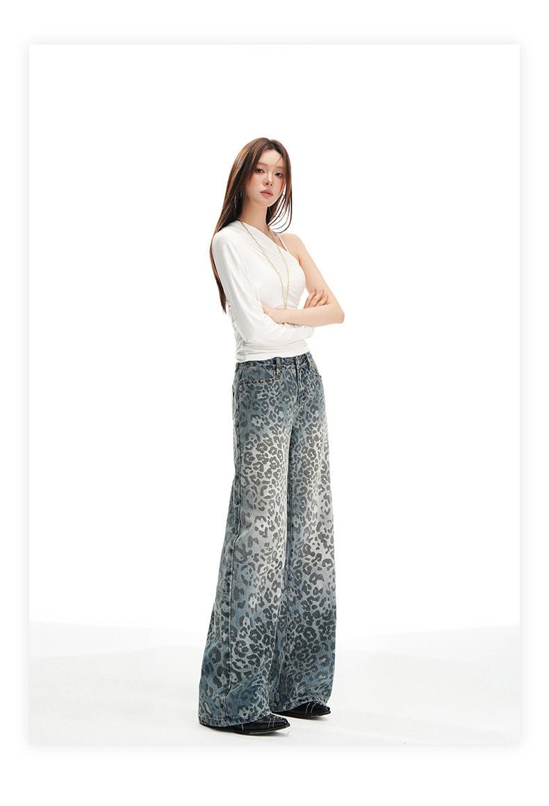 Pantaloni largi din denim cu imprimeu leopard, moderni și confortabili, perfecti pentru stilul casual