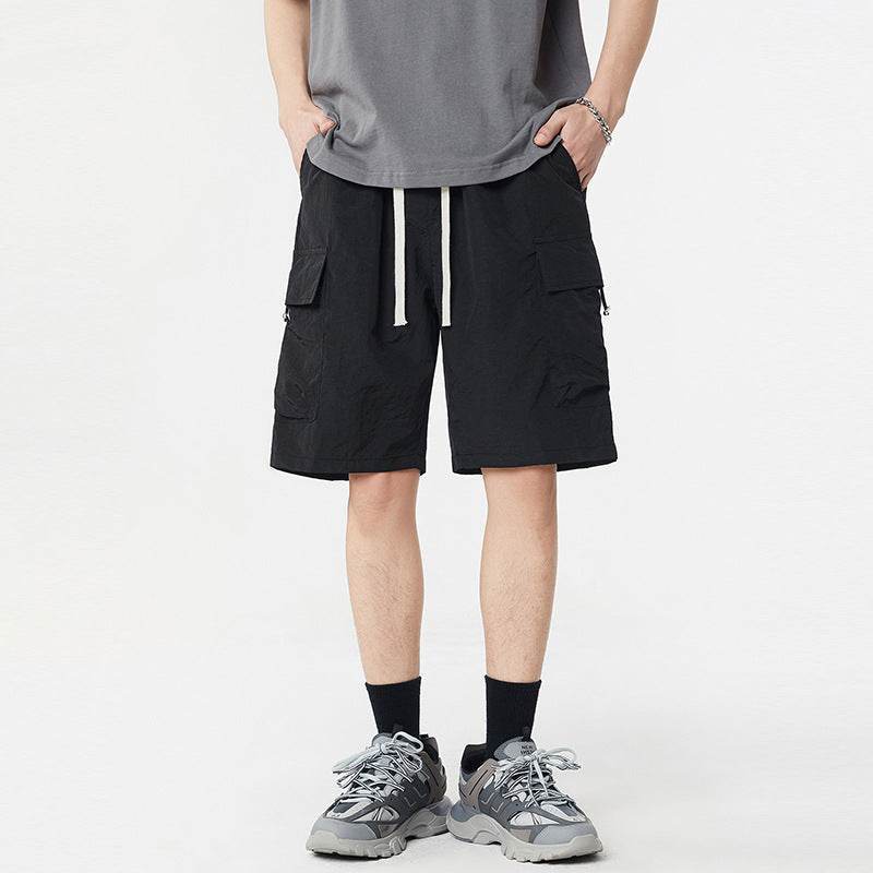 Pantaloni scurți casual cu buzunare multiple negri, cu șnur alb, model confortabil pentru bărbați