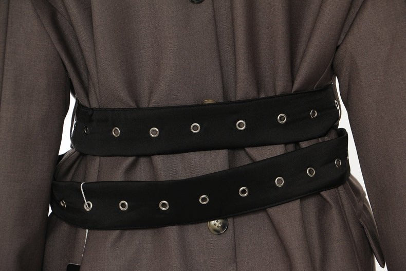 Close-up of AM Vision RO Retro Blazer with Belt featuring a stylish tied belt and elegant tailoring