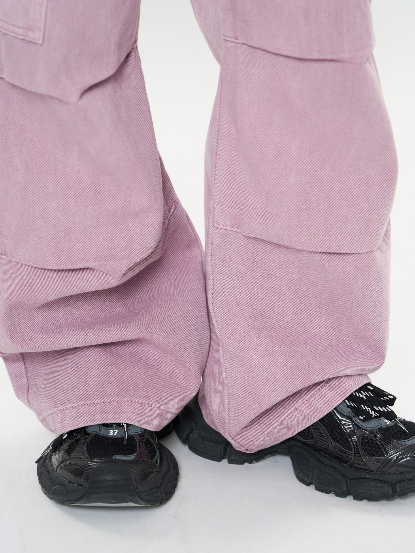 Retro Cargo Pocket Wide Leg Denim Pants in Pink with Comfortable Fit and Casual Style