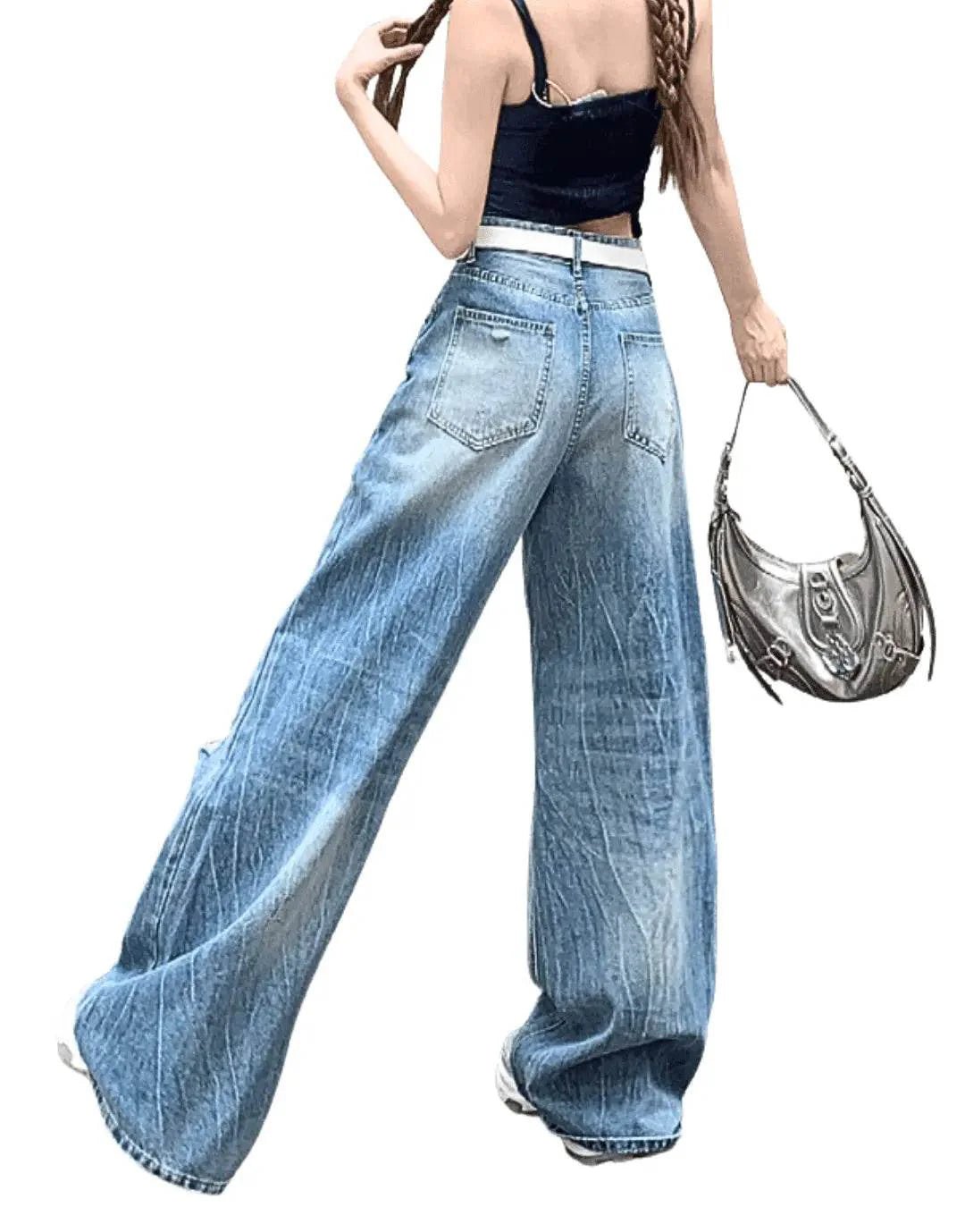 Fashionable Retro High Waist Jeans in Light Blue with Wide Legs and Stylish Back Pockets