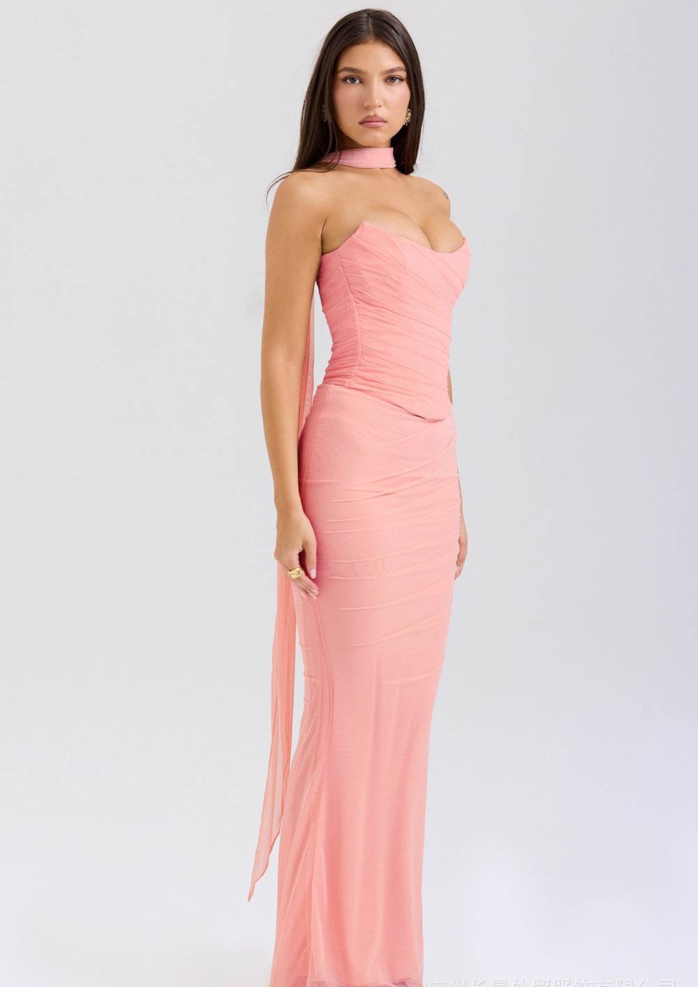 Elegant Three-Piece Mermaid Style Dress in Pink with a Fitted Bodice and Flowing Skirt